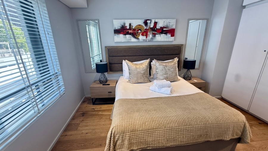 To Let 1 Bedroom Property for Rent in Green Point Western Cape
